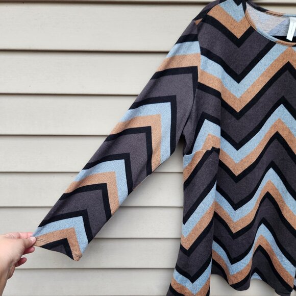 Tacera Plus Multicolor Knit Top Chevron Print Sharkbite Hem Blouse - Picture 5 of 10